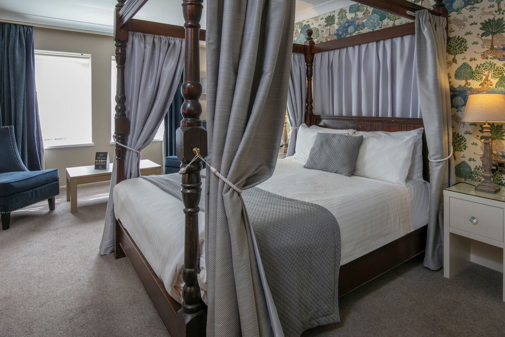 Four Poster Room