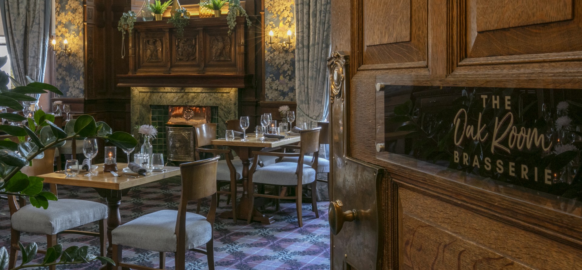 https://www.moorhallhotel.co.uk/assets/slideshows/oak-room-brasserie-preview/7087b9e921/Oak-Room-Brasserie-Sign-web__FocusFillWzE5MjAsODkyLCJ5IiwxOTRd_ScaleMaxWidthWzE5MjBd.jpg